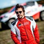 fbd2425b-fernando-alonso-toyota-hilux-5.jpg