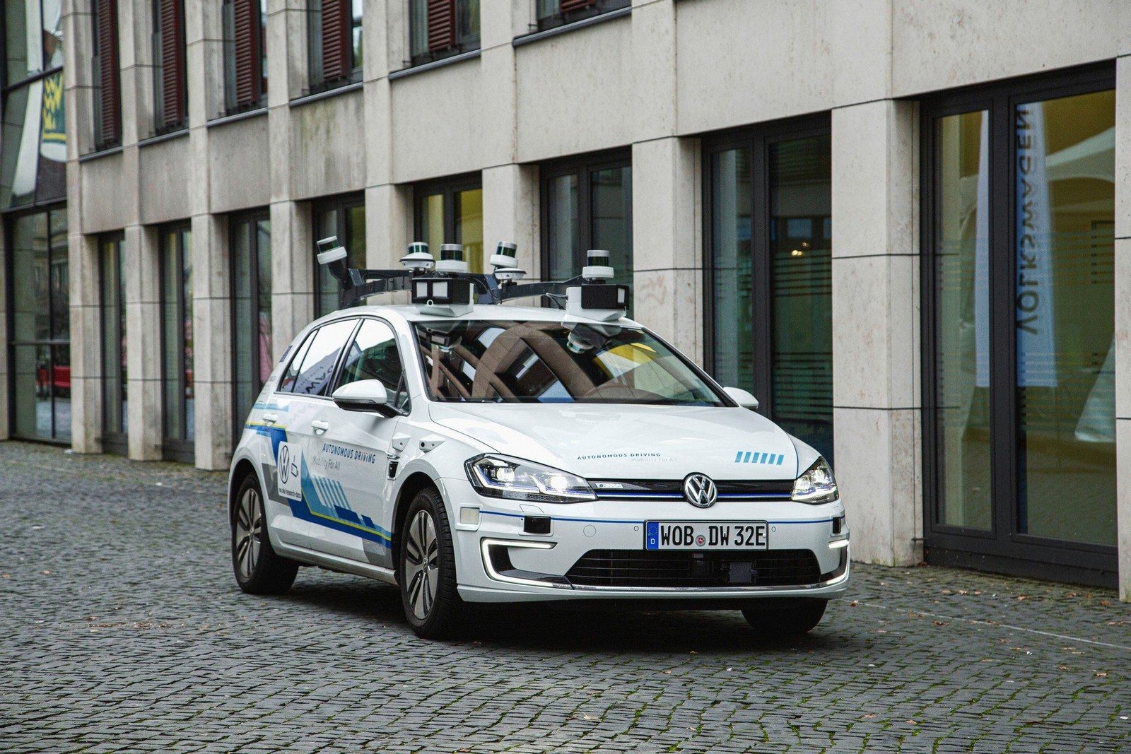 Autonomous-VW-Golf-1