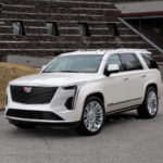 2021-cadillac-escalade-rendered-with-ct6-front-xt6-rear-139602_1.jpg