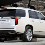 2021-cadillac-escalade-rendered-with-ct6-front-xt6-rear_2.jpg