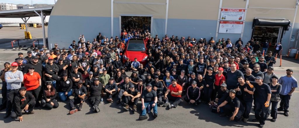 Elon Musk contro tutti, Tesla riparte in California