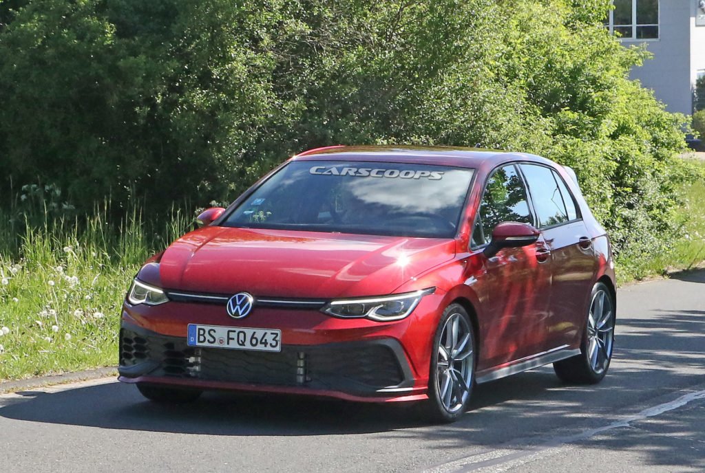 Nuova Volkswagen Golf 8 TCR 2021, 300CV di cattiveria
