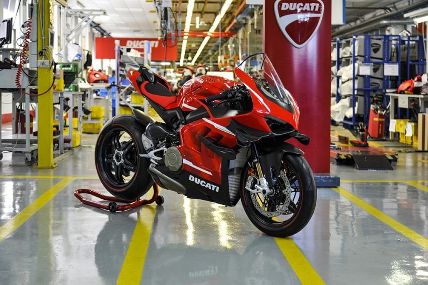Nuova Ducati Superleggera V4 2021, parte la produzione
