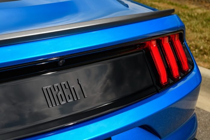 Nuova Ford Mustang Mach 1, il logo in Anteprima