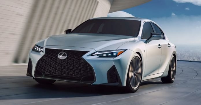 Nuova Lexus IS 500 2021, sfida a Mercedes AMG