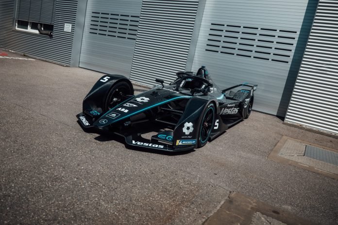 Mercedes cambia colore in Formula E
