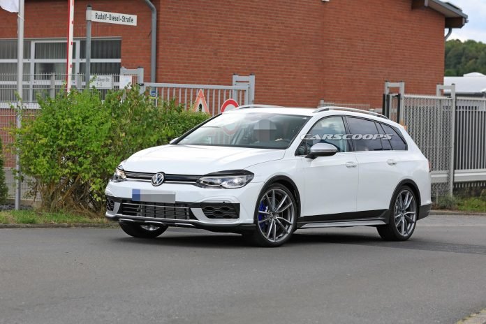 Nuova Volkswagen Golf 8 R Variant 2021, foto e Dati tecnici in Anteprima