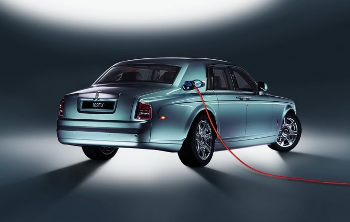 Clamoroso Rolls-Royce passa all'Elettrico entro il 2030!