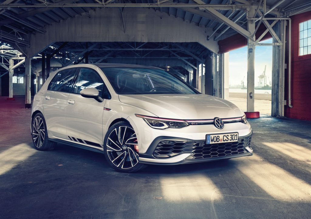 Nuova Volkswagen Golf GTI Clubsport 2021, 242 CV di cattiveria in Anteprima