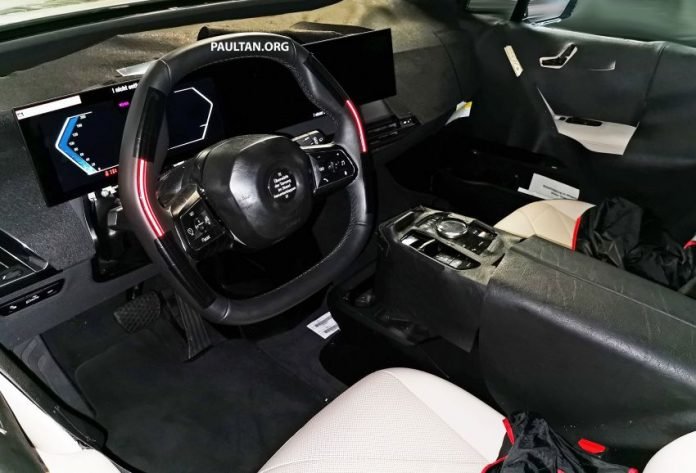 Nuova BMW iX 2021, gli interni in Anteprima Esclusiva