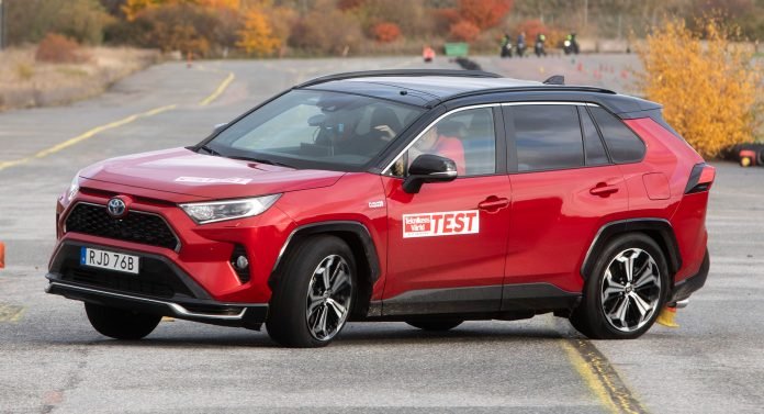 Toyota RAV4 ibrida fallisce il Test dell'Alce [VIDEO]