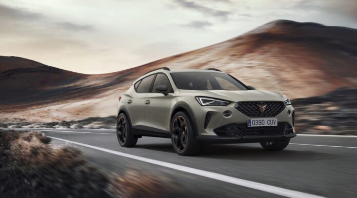 Nuova Cupra Formentor VZ5 2022, con il motore dell'Audi RS3