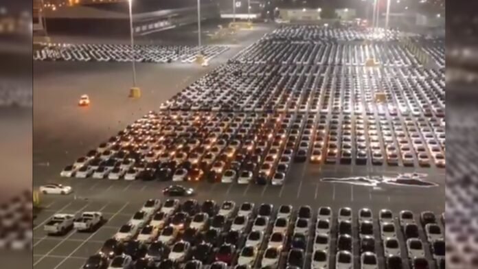 Tesla aggiorna 