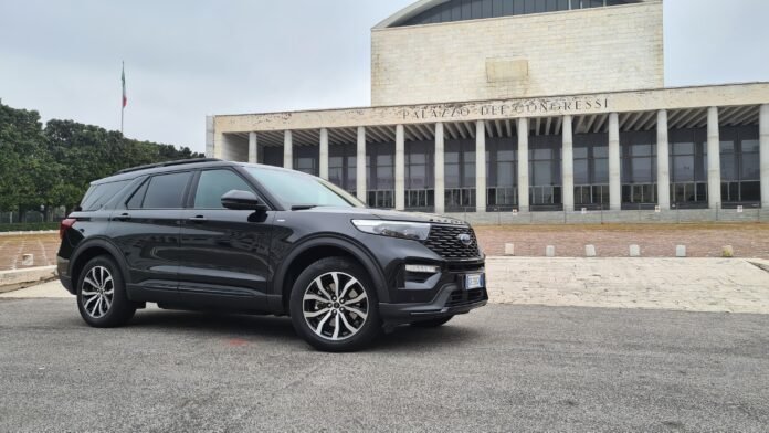 Ford Explorer 3.0 V6 457 CV | Video Prova su Strada