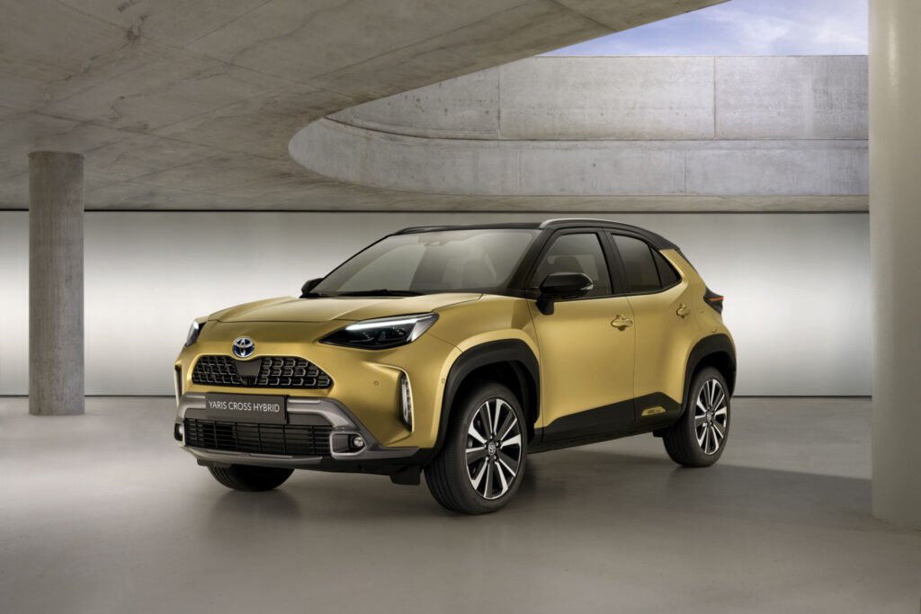 Nuova Yaris Cross 2021, il Look offroad piace