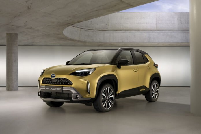 Nuova Yaris Cross 2021, il Look offroad piace