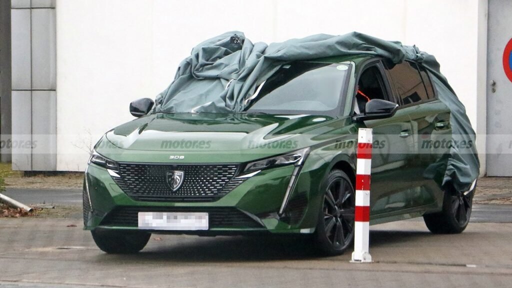 Nuova Peugeot 308 2022, le foto Rubate senza veli in Anteprima