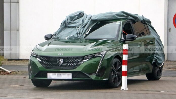 Nuova Peugeot 308 2022, le foto Rubate senza veli in Anteprima