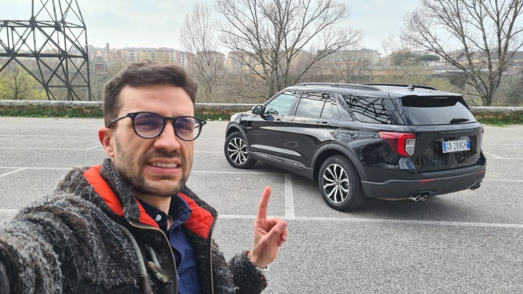 Ford Explorer 3.0 V6 457 CV | Ibrido Plug-in, Prova su strada