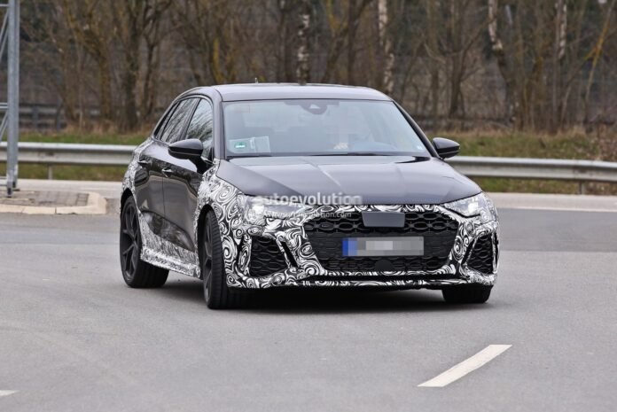 Nuova Audi RS3 2022, le foto rubate dai test su strada Nuova Audi RS3 2022, le foto rubate dai test su strada