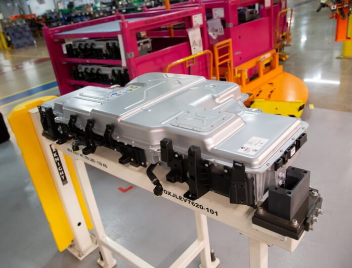 Dall'Italia 1 Miliardo di euro per la fabbrica di batterie Stellantis