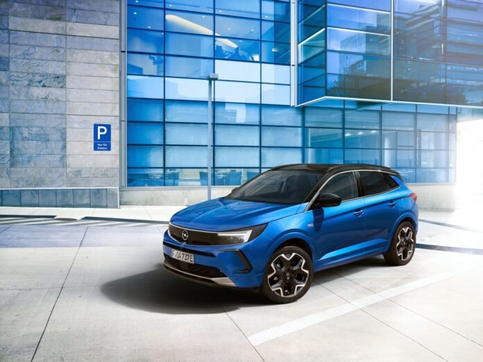 Nuova Opel Grandland 2022, il Restyling in Anteprima