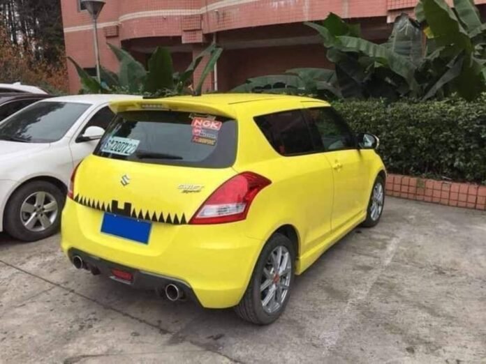 Taglia due porte alla sua Suzuki Swift Sport, il tuning assurdo