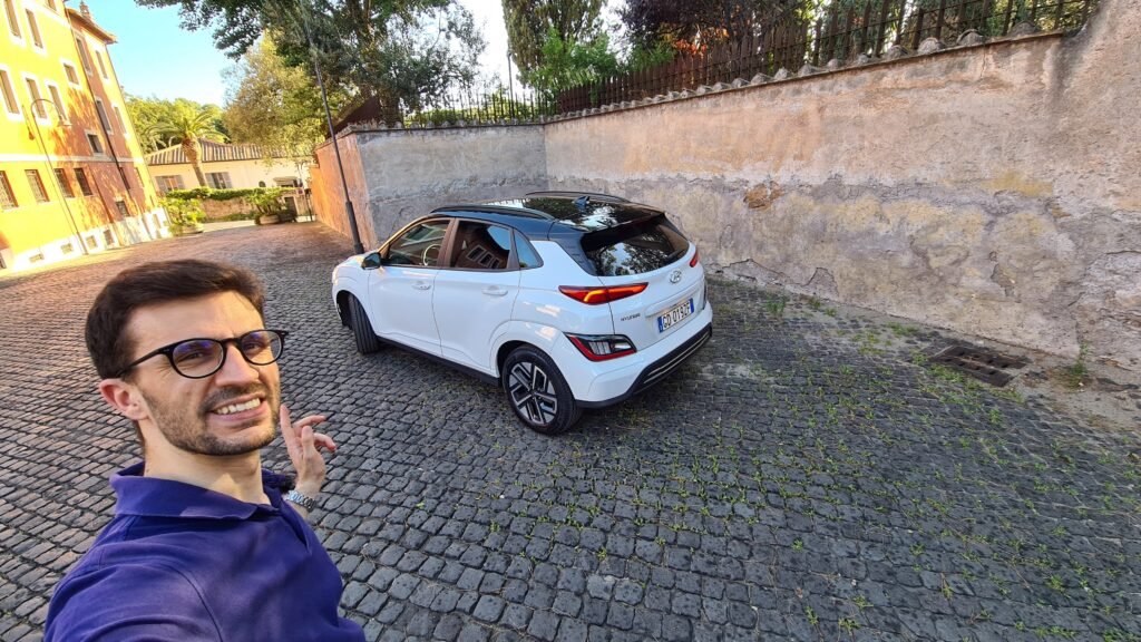 Hyundai Kona Electric 64kWh 204CV| Prova su strada