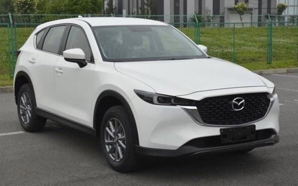 Nuova Mazda CX-5 2023, il restyling nelle foto rubate