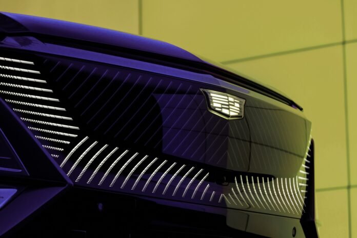 2023-Cadillac-Lyriq-37