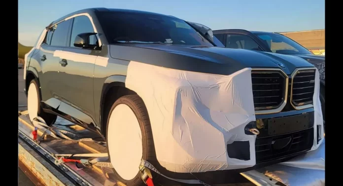Nuovo BMW XM 2023: foto spia senza veli