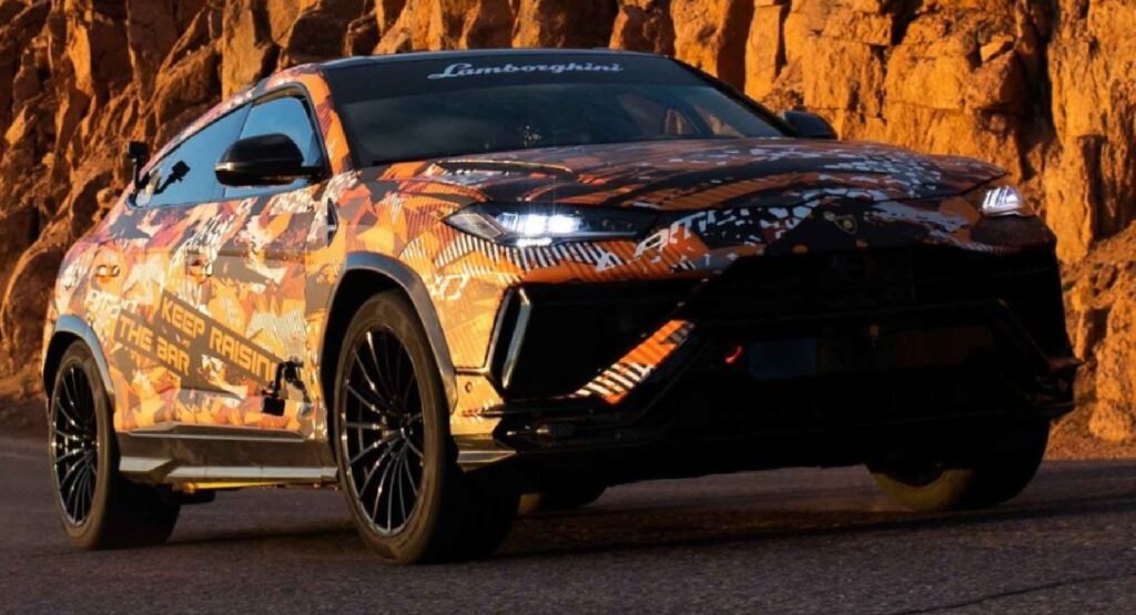 Nuova Lamborghini Urus 2023: Restyling in Anteprima