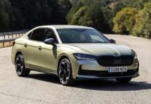 Skoda Superb si aggiorna con il restyling 2026