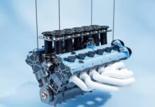 Il fantastico V12 aspirato della De Tomaso P900